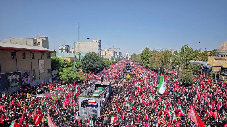 Après des processions funéraires massives, l’Iran se prépare à inhumer l’ayatollah Ali Khamenei dans la ville sainte de Mashhad