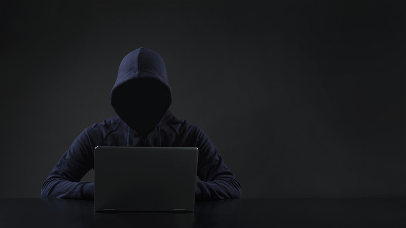 Zakharova : l’Occident a transformé l’Ukraine «en tête de pont pour mener des cyberopérations offensives»