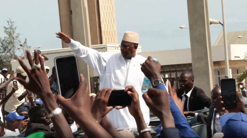 Macky Sall, candidat au poste de secrétaire général de l’ONU, de retour au Sénégal et reçu par Faye