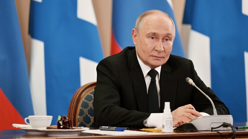 Poutine : la Russie n'a pas déclenché la guerre, elle riposte aux actions de Kiev