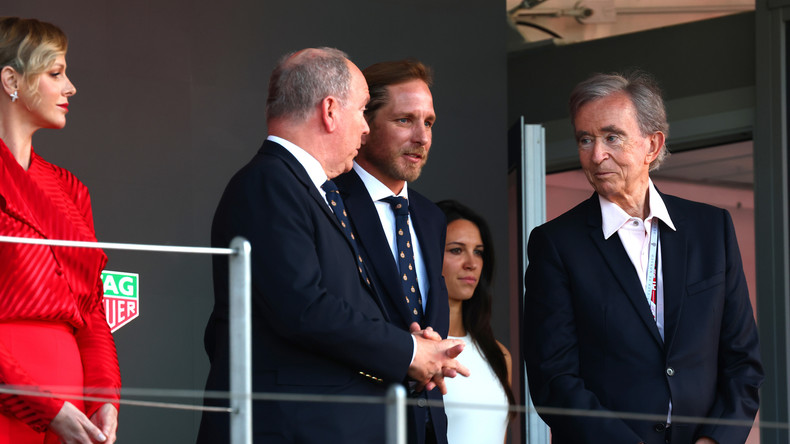 Le Monde s’attaque à Bernard Arnault : l’homme d’affaires riposte