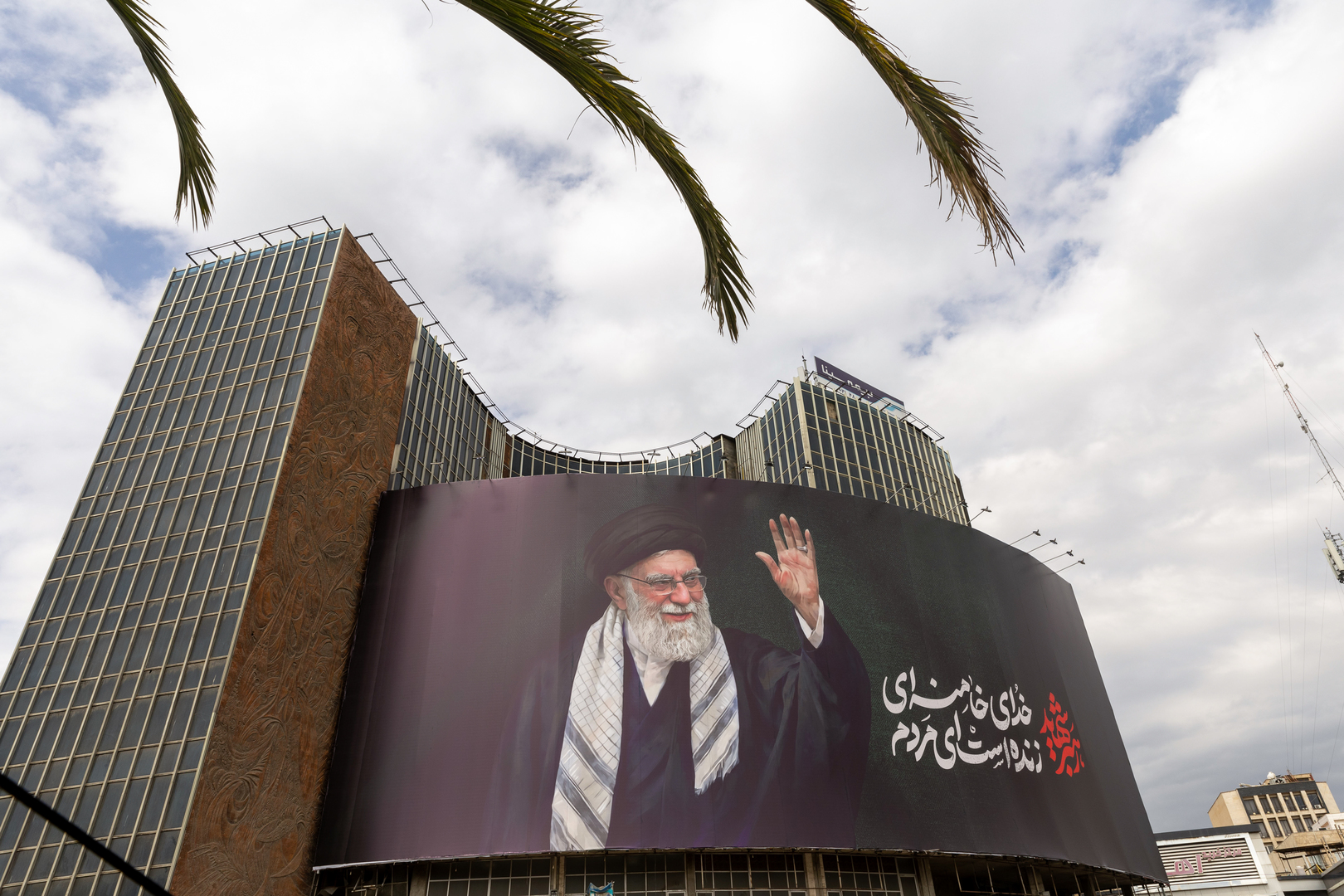 Iran–États-Unis : les négociations doivent reprendre après les funérailles de Khamenei