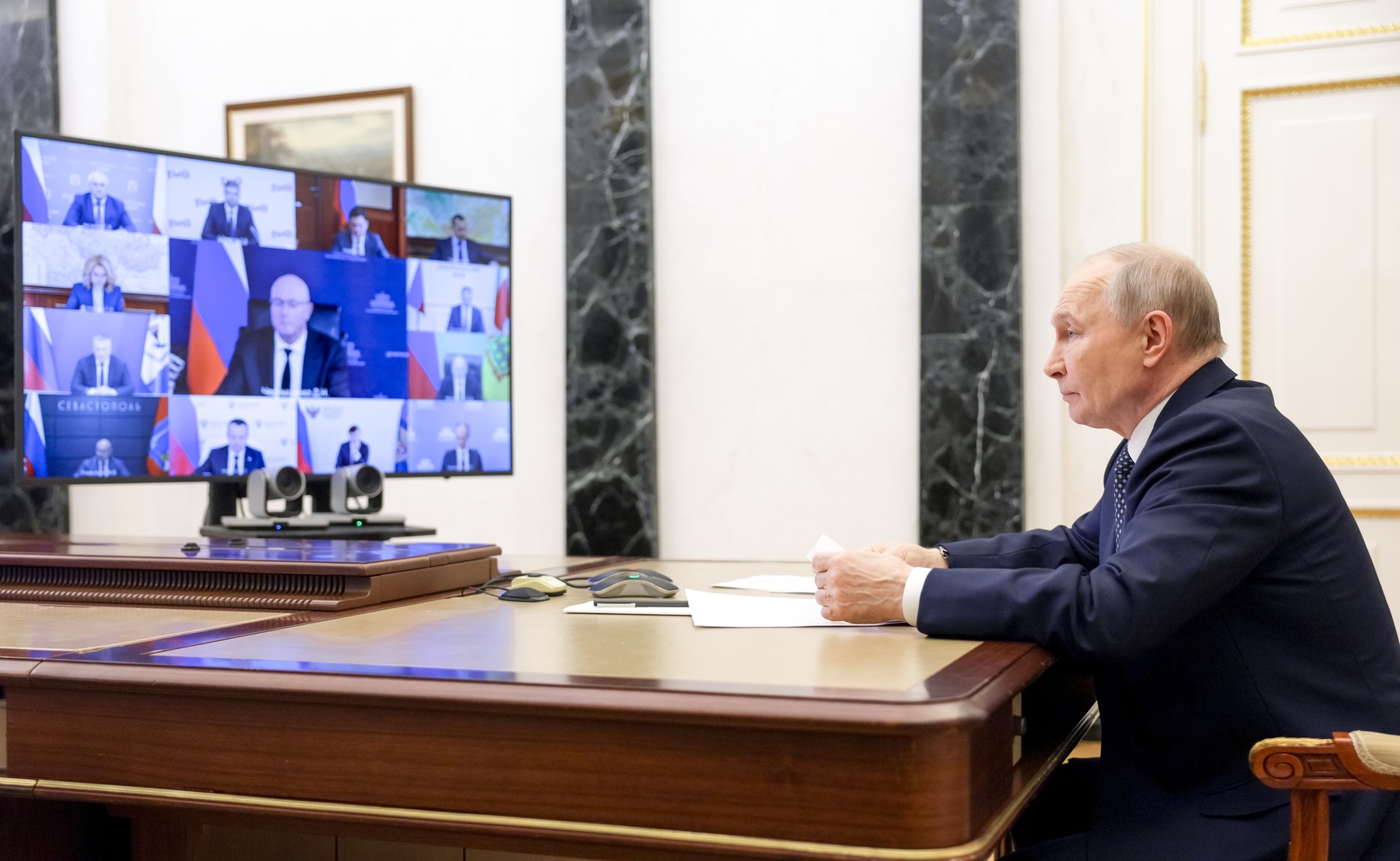 Poutine : la marge de sécurité du réseau électrique russe est l’une des plus élevées au monde