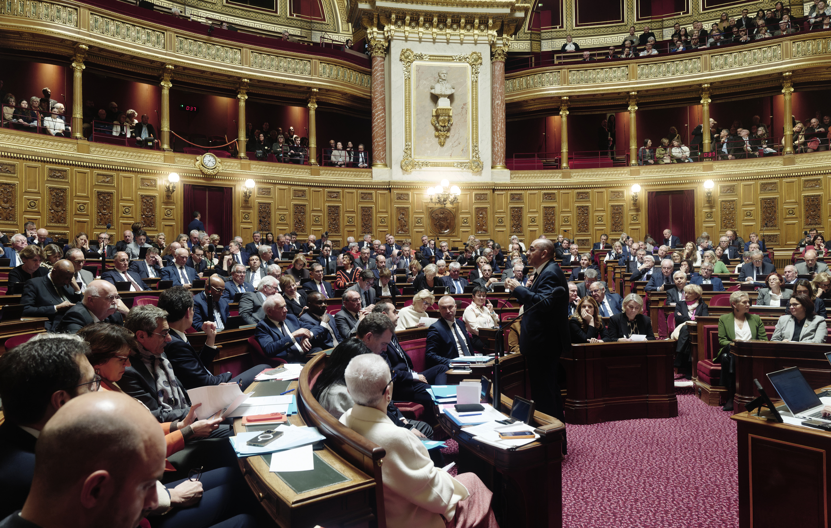 Surveillance de l’information en France : le Sénat propose un observatoire déjà très critiqué