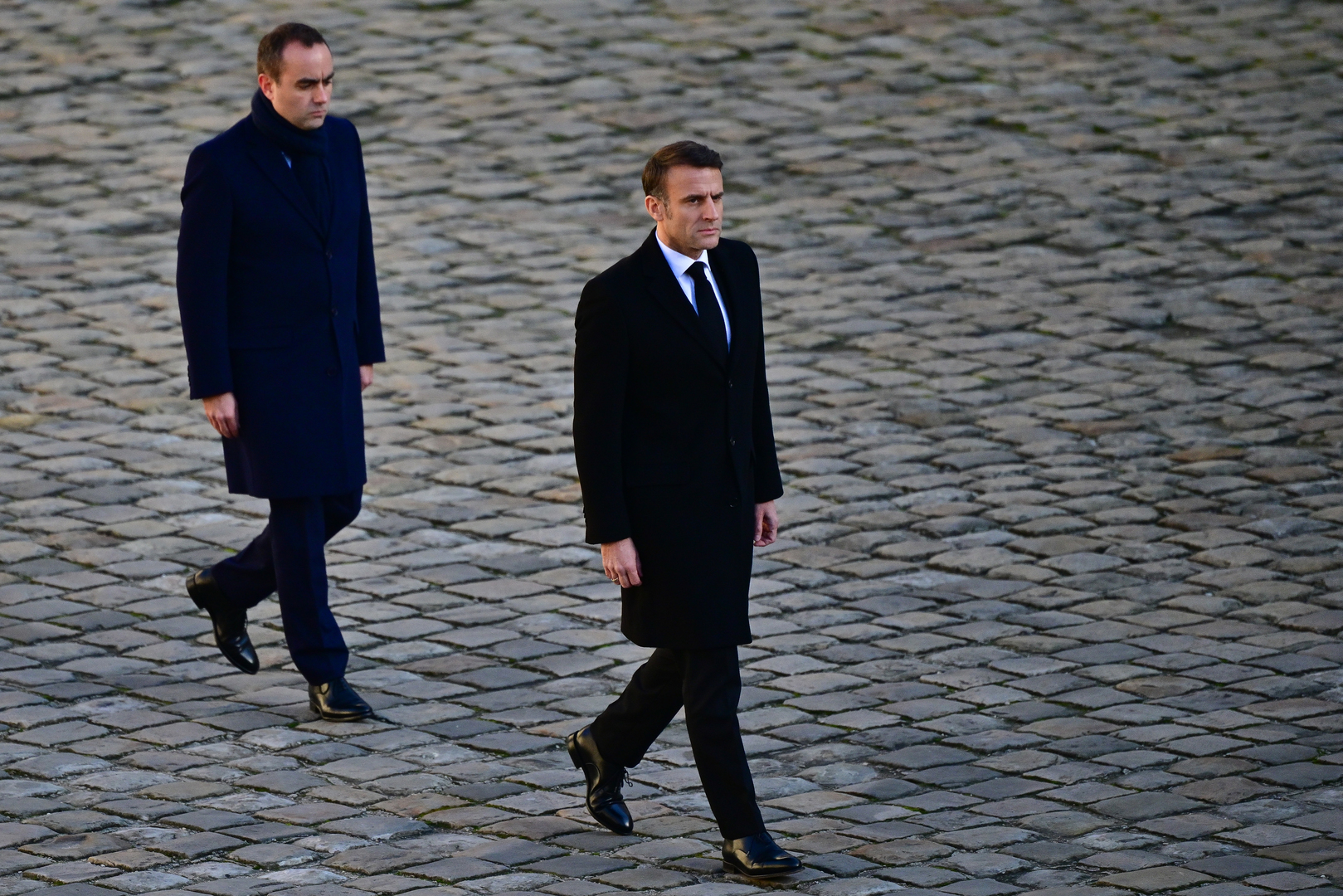 Euthanasie en France : Macron pousse, Lecornu traîne, l’exécutif désaccordé