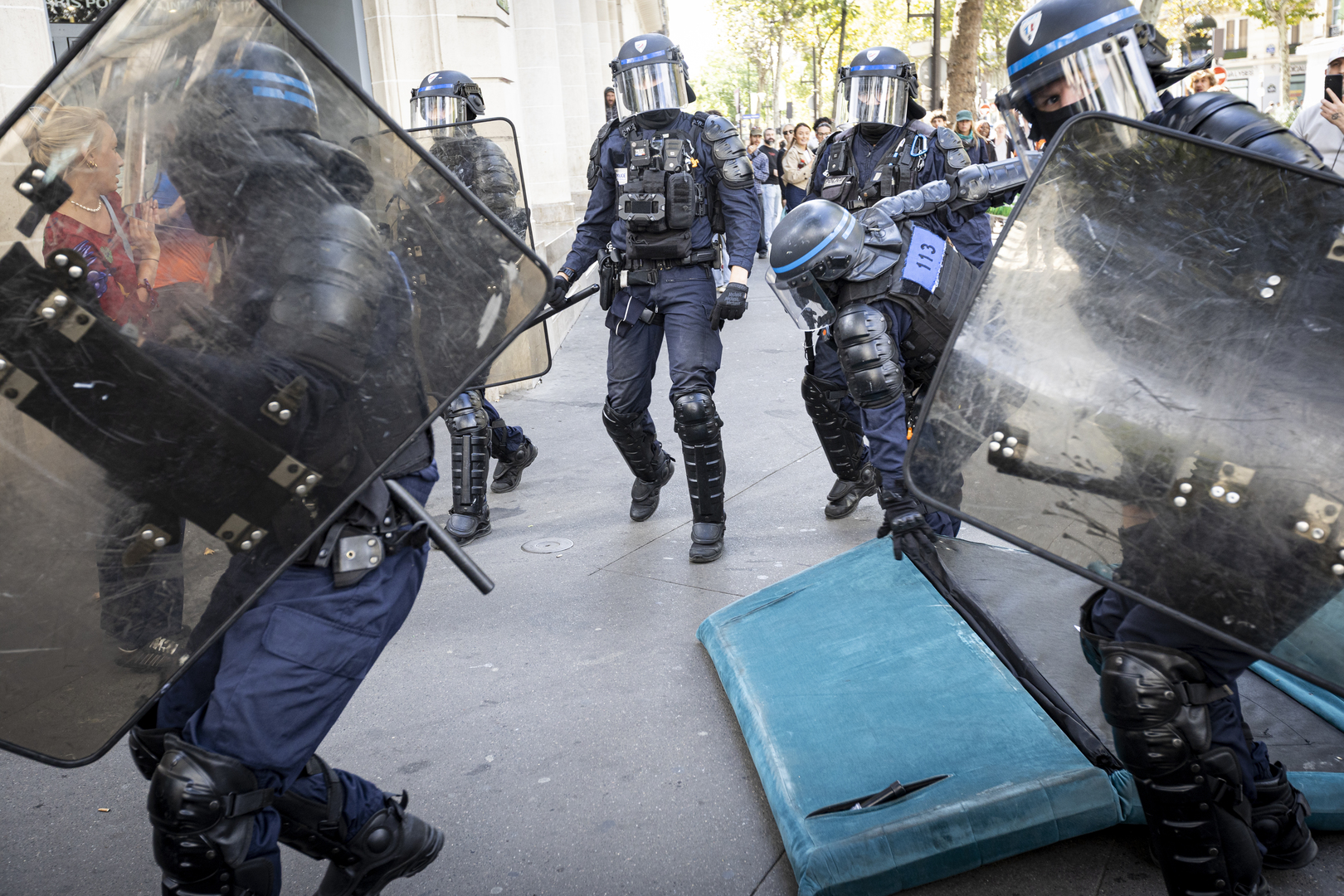Cour des comptes : plus de transparence pour le contrôle déontologique des forces de l’ordre