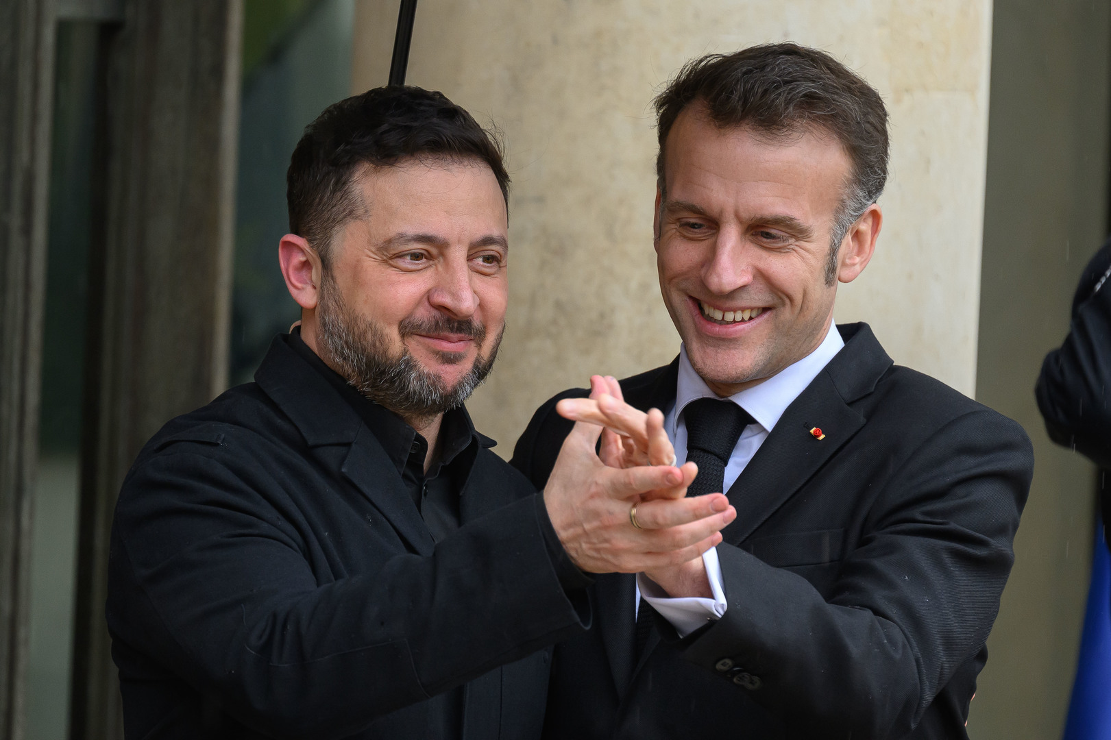 Zelensky assure n’avoir jamais consommé de cocaïne avec Macron