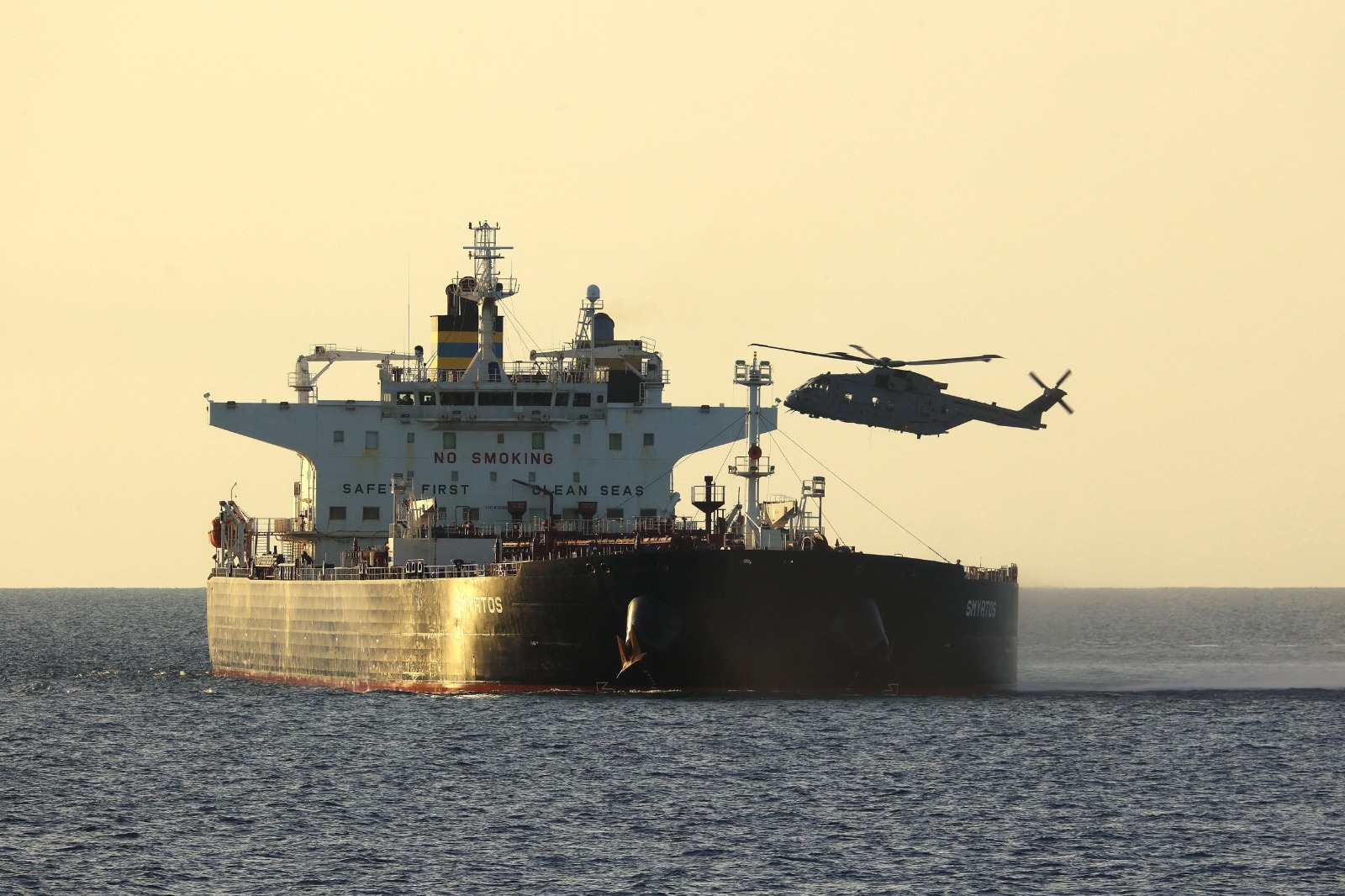 Pirates de la Méditerranée : l'UE légalise le pillage du pétrole russe dans son 21e paquet de sanctions