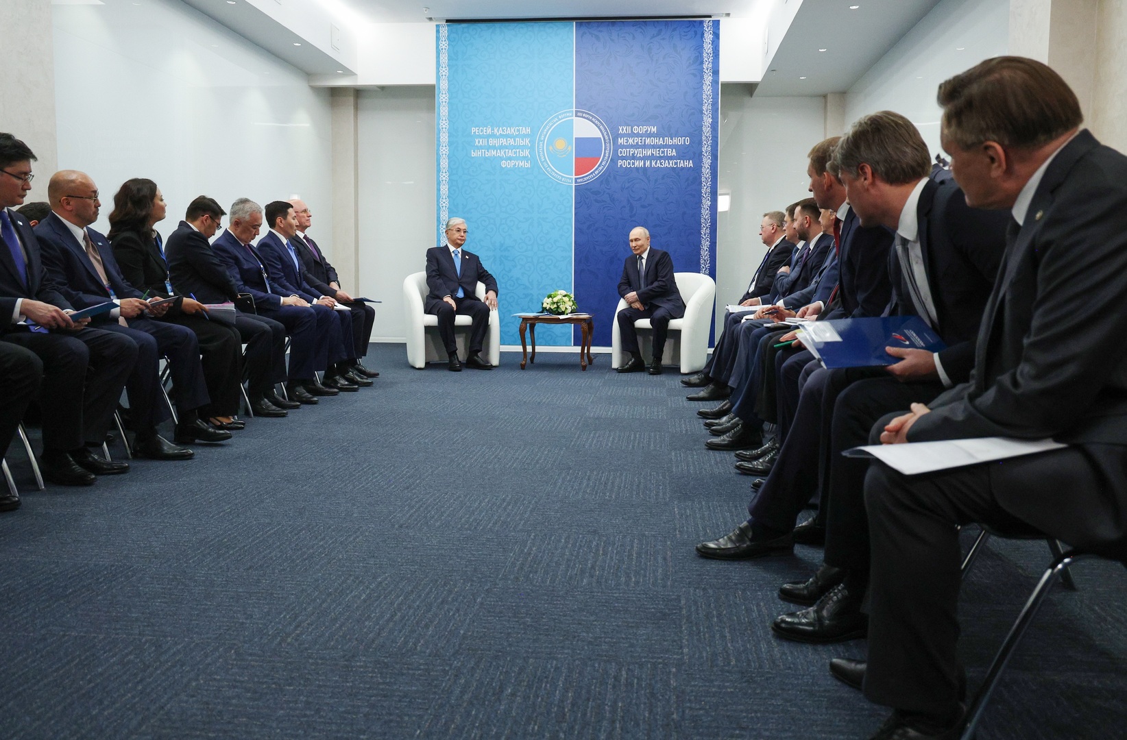 Russie-Kazakhstan : Poutine et Tokaïev prônent l'IA et le numérique pour révolutionner le transport eurasien