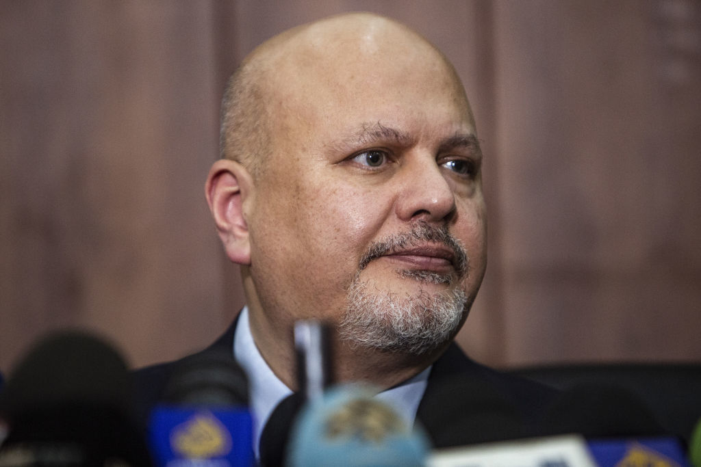 L'ex-procureur de la CPI Karim Khan bientôt sans immunité : la Russie entend réclamer son extradition