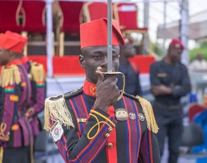 Burkina Faso : une nouvelle promotion d’officiers revêt des uniformes inspirés de la culture locale