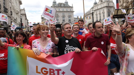 Quand il n’y a plus de quoi être fier : Starmer glorifie Westminster comme «le Parlement le plus gay du monde»