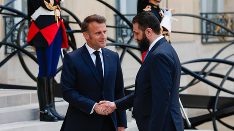 Emmanuel Macron attendu à Damas : la France en quête d’une stratégie syrienne