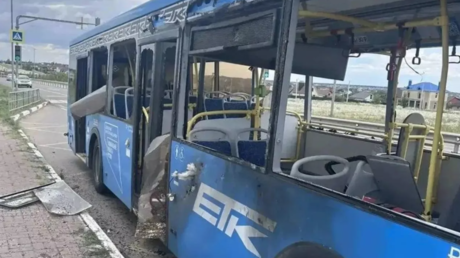 Région de Belgorod : une attaque de drones ukrainienne contre un bus civil fait six blessés, dont deux enfants