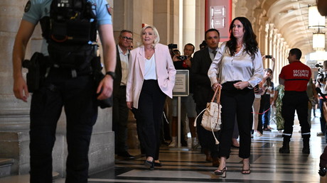 France : Marine Le Pen condamnée en appel à trois ans de prison, dont un sous bracelet électronique