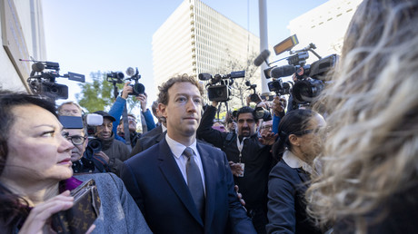 Meta face à une plainte historique sur l’usage de l’intelligence artificielle dans ses licenciements