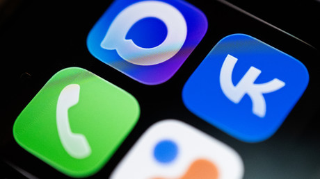 «Un classique de la censure occidentale» : Zakharova fustige la suppression d'applications russes par Google Play