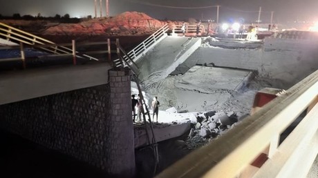 Araghchi : les frappes américaines contre des infrastructures vitales témoignent de l’«intention criminelle» des États-Unis