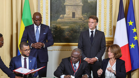 La France et le Gabon concluent un protocole industriel pour développer trois projets de transformation du manganèse