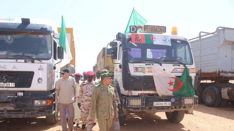 Niger–Algérie : un premier convoi de sept camions arrive à Agadez pour lancer trois projets dans la santé et la formation