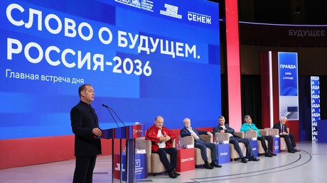 Medvedev : l'Occident utilise l'Ukraine comme un «bélier» contre la Russie