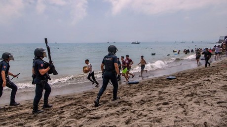 Crise migratoire à Ceuta : les dirigeants européens se sont «trompés d’invasion», ironise Zakharova