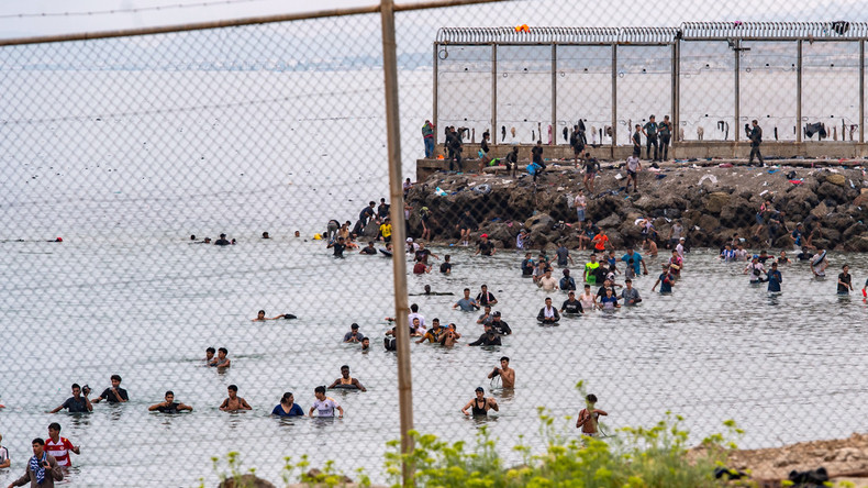 Ceuta : un rapport pointe le rôle des réseaux sociaux dans l'afflux de migrants