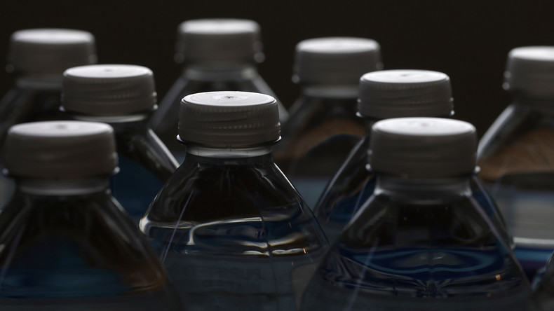 Algérie : les prix de l’eau minérale augmentent sous l’effet de la hausse du coût du plastique sur le marché mondial