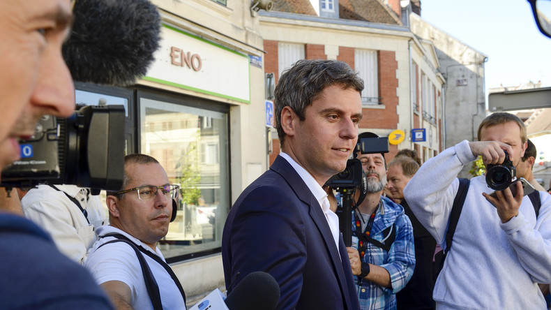 Attal pousse au référendum après le camouflet constitutionnel sur les réseaux sociaux