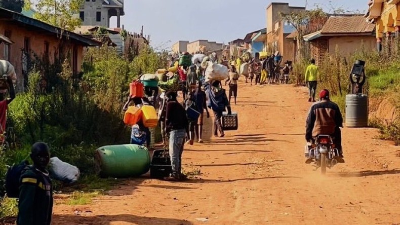 Est de la RDC : les violents combats entre l’AFC/M23 et les Wazalendo provoquent un déplacement de la population