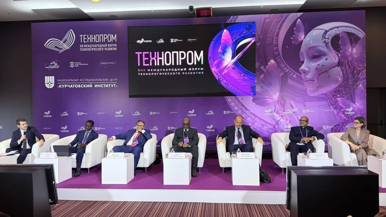 Forum Russie-Afrique à Novosibirsk : 600 demandes pour 35 places dans des cours d'informatique russo-burkinabè, l'enseignement russe privilégié