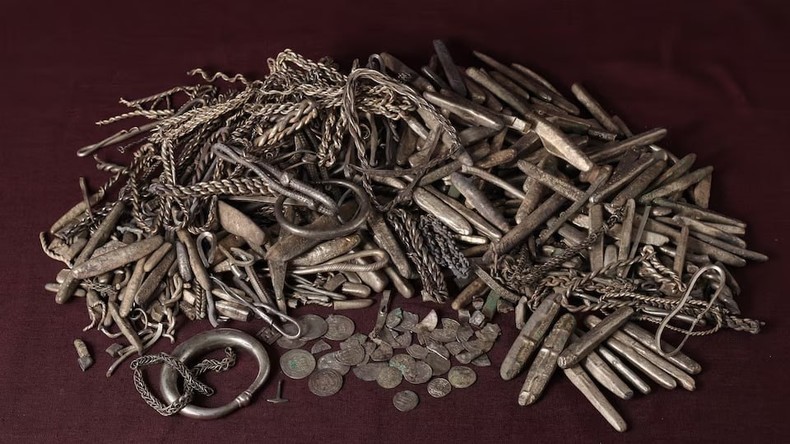 Danemark : le plus grand trésor en argent de l'ère viking découvert dans un jardin