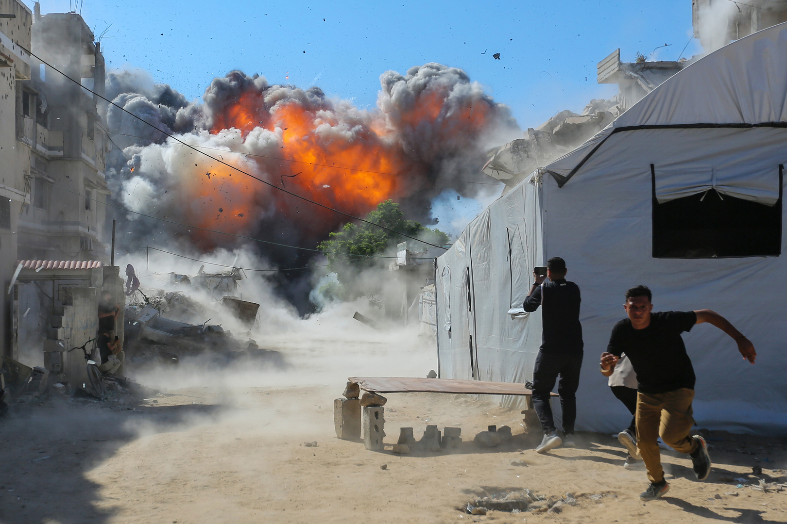 Gaza : les frappes israéliennes se poursuivent malgré les avancées annoncées vers un cessez-le-feu