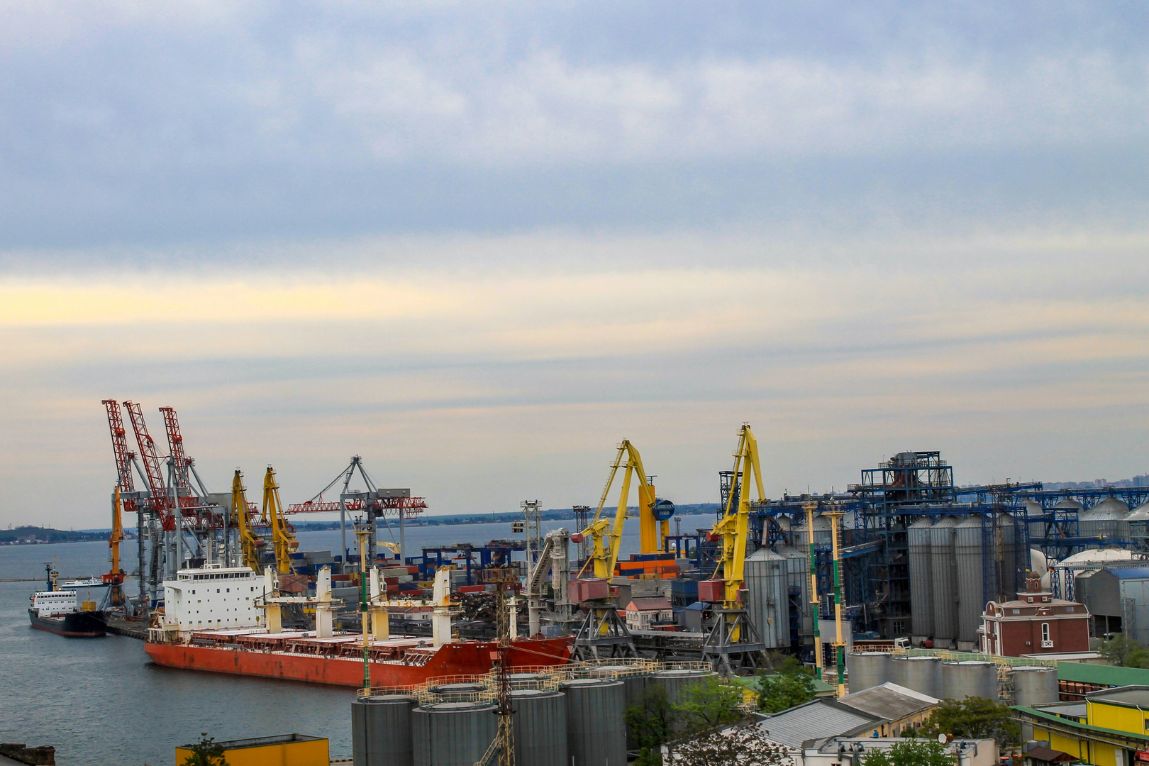 Ports d'Odessa à l'arrêt : l'Ukraine face à un manque à gagner pouvant atteindre 15 milliards de dollars