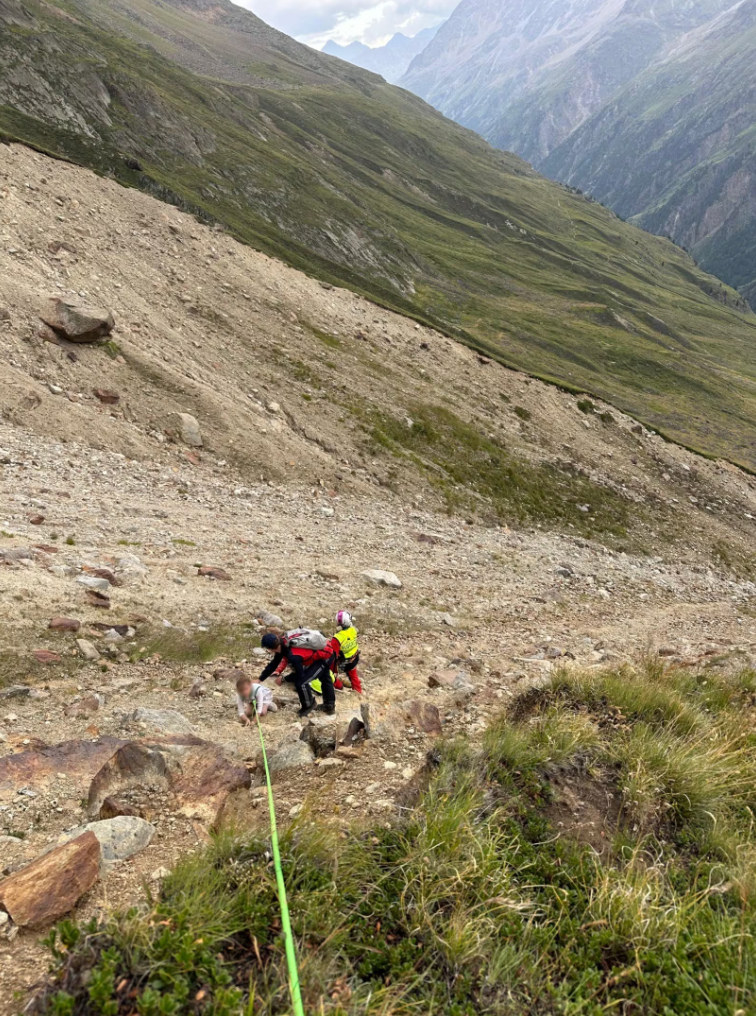 Alpes autrichiennes : 36 randonneurs, dont des bébés en poussette, secourus