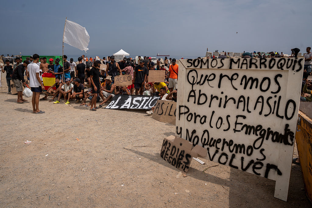 Ceuta : «Nous ne voulons pas retourner au Maroc», des centaines de migrants manifestent pour demander le droit d’asile