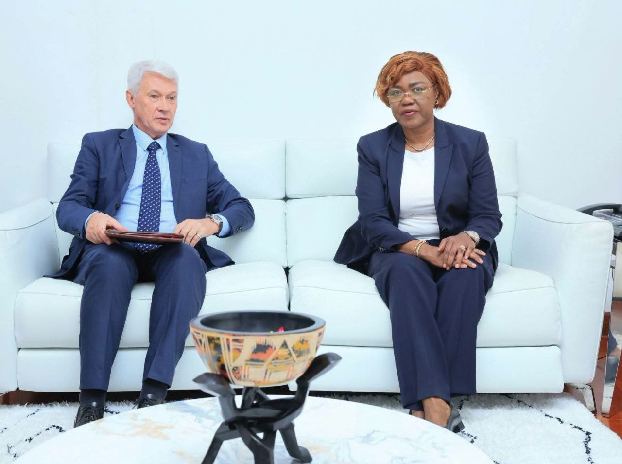 Côte d'Ivoire : le chef de la diplomatie rencontre l'ambassadeur de Russie et réaffirme la volonté de développer un partenariat stratégique