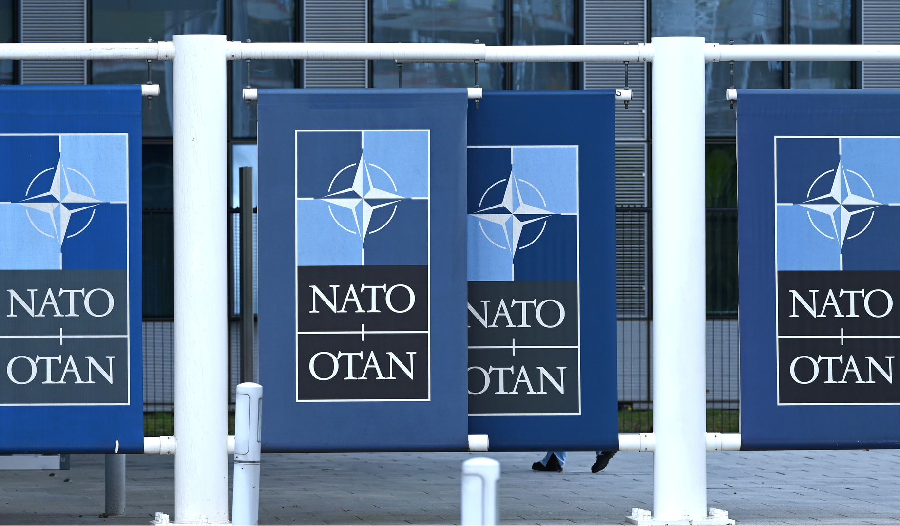Présidentielle française et réduction de la présence américaine en Europe : l’OTAN confrontée à de nouvelles incertitudes internes