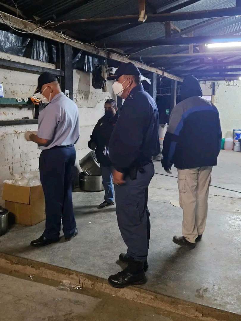 Afrique du Sud : un laboratoire de méthamphétamine démantelé, cinq arrestations