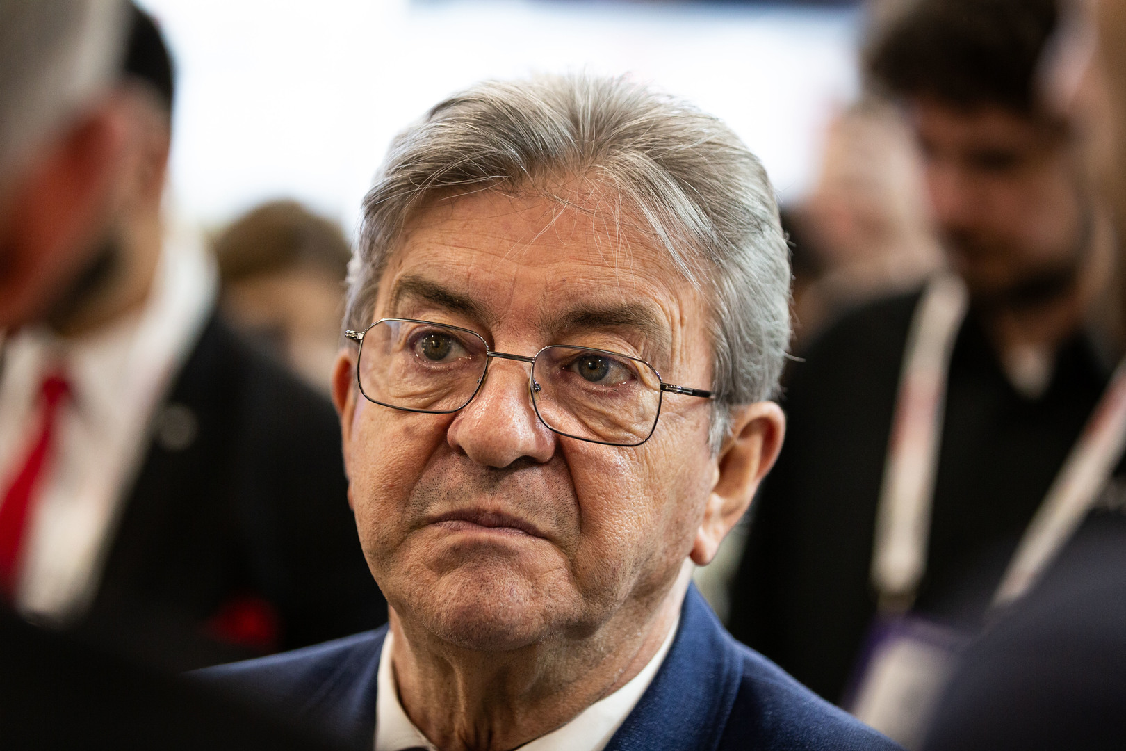 Crise budgétaire : la France «va plonger, car Lecornu prépare un nouveau bûcher», fustige Mélenchon qui promet la censure