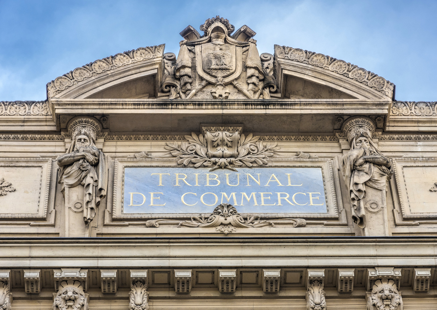 Économie française en berne : plus de 33 000 chefs d'entreprise ont perdu leur activité au premier semestre