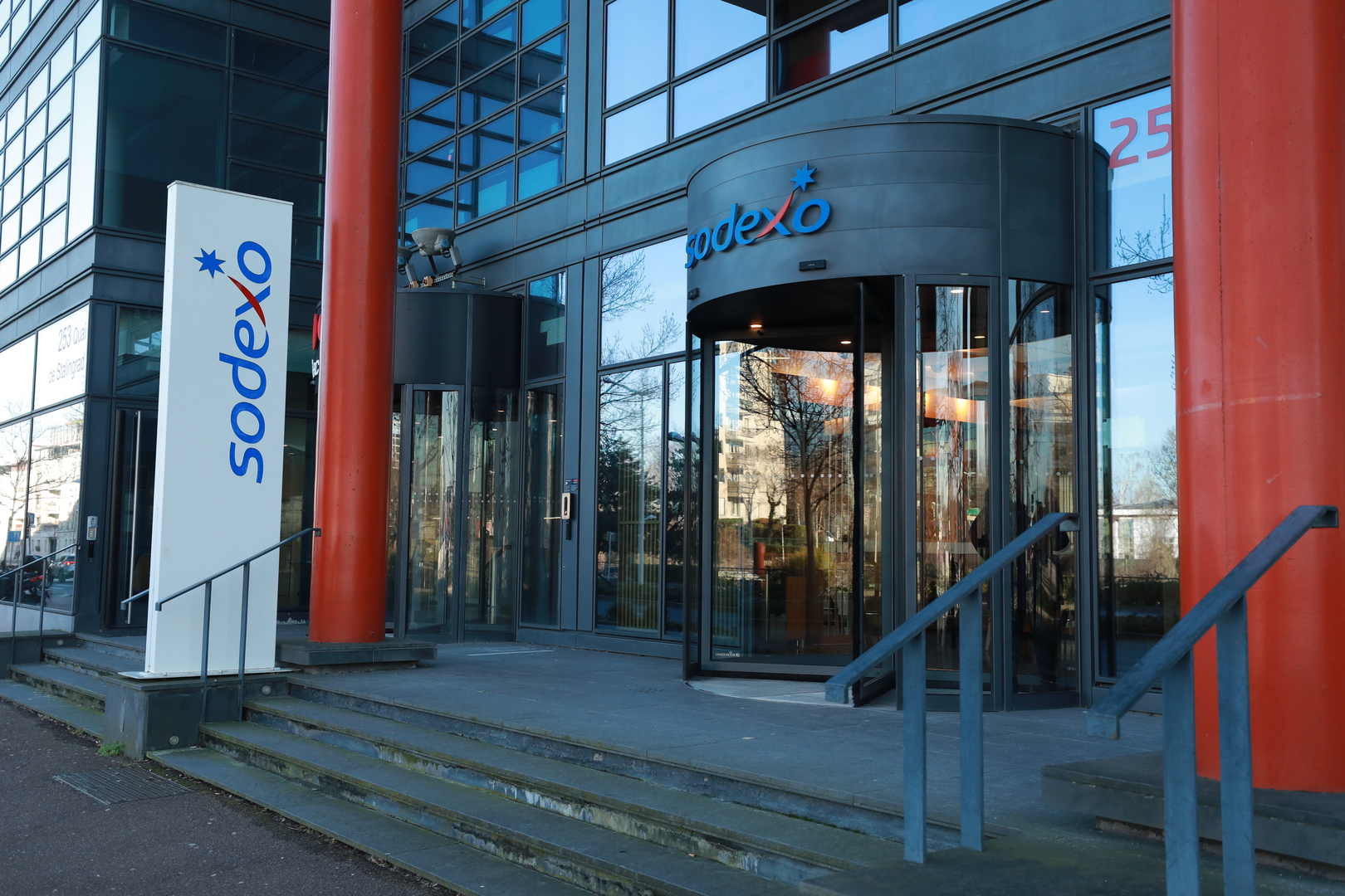 Sodexo va supprimer plus de 1000 postes en France