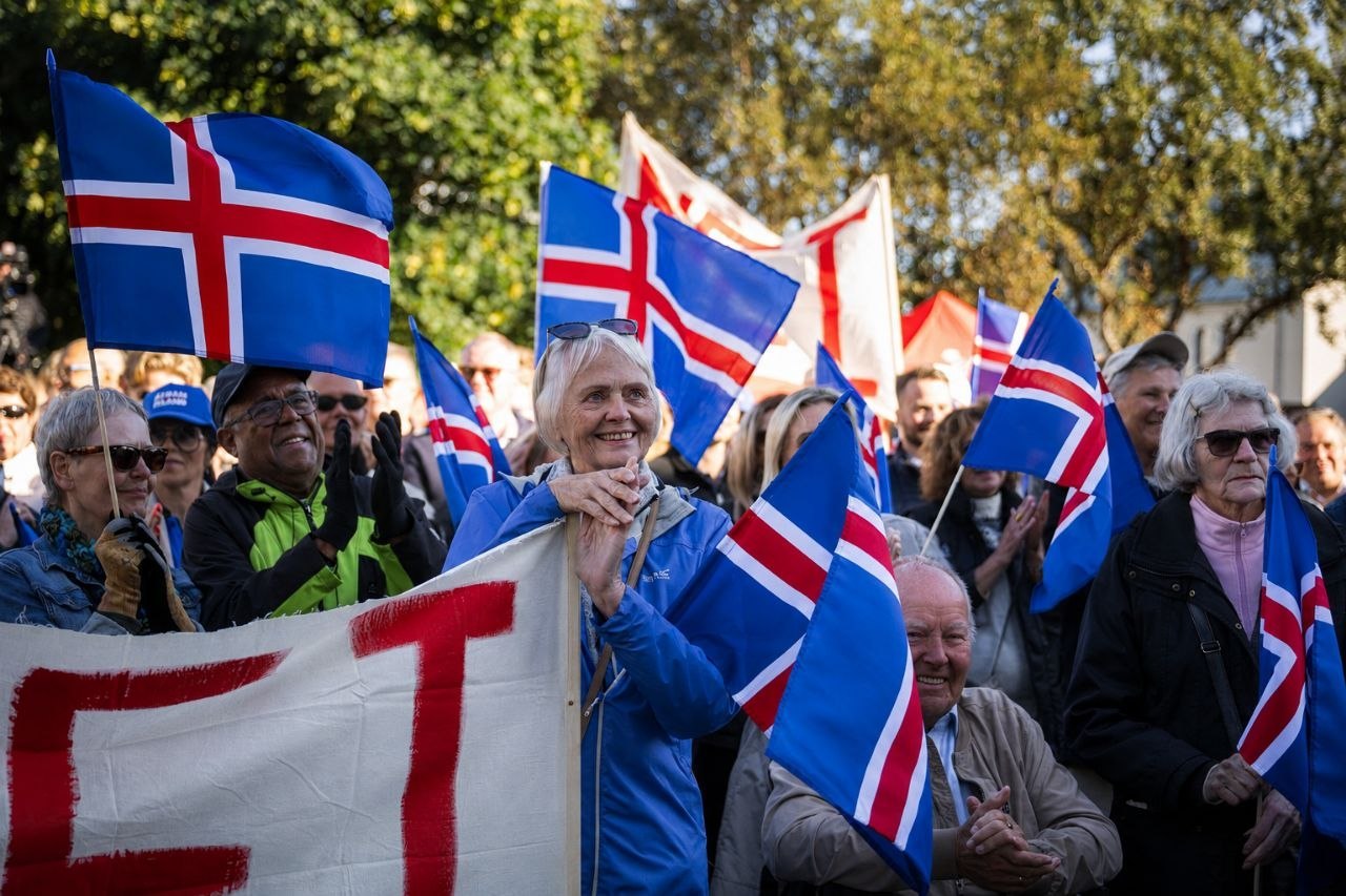 «Nous n'avons pas besoin de Bruxelles» : le vote sur la reprise des négociations avec l'UE divise profondément l'Islande