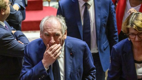 François Bayrou plaide pour une grande primaire du «fleuve démocratique» face à LFI et au RN