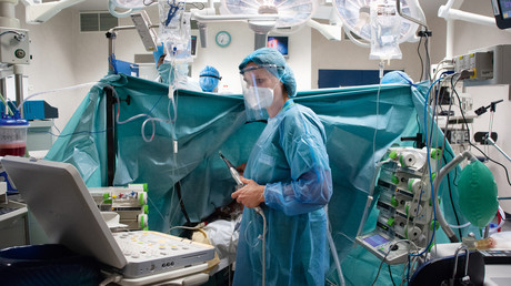 Enfer technocratique français : des dizaines de médecins hospitaliers sommés de rembourser leurs primes