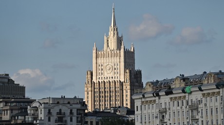 Moscou demande des explications aux États-Unis et à la Turquie sur un projet de transfert d’armes américaines à Kiev
