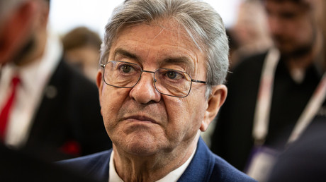 Crise budgétaire : la France «va plonger, car Lecornu prépare un nouveau bûcher», fustige Mélenchon qui promet la censure