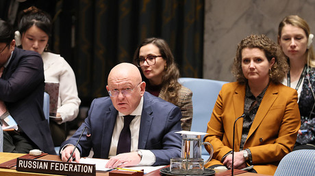 Nebenzia : l'Ukraine s'est transformée en «camp de concentration» de Zelensky avec la participation de l'Occident, qui se prétend civilisé et démocratique