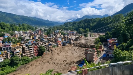 Coulée de boue meurtrière à la frontière Chine-Népal : au moins 19 morts et 384 touristes disparus