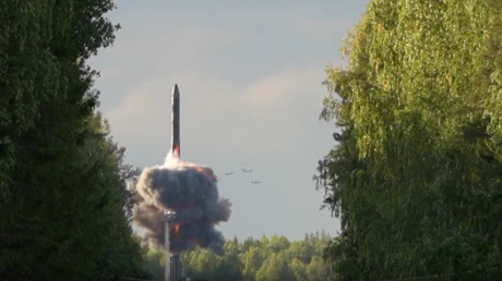 La Russie a effectué un tir d'entraînement et de combat d'un missile balistique intercontinental à propergol solide